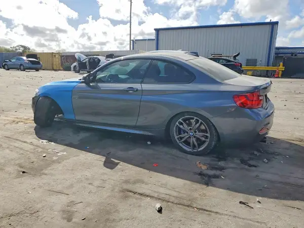 WBA2G1C34HV665429 2017 BMW M2 - Image 2