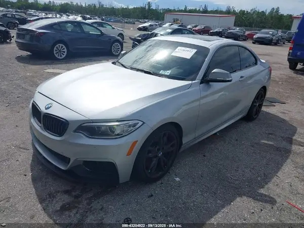 WBA2G1C39HV665345 2017 BMW 2ER - Image 2