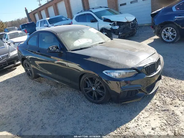 WBA2G3C37HV986666 2017 BMW 2ER - Image 1