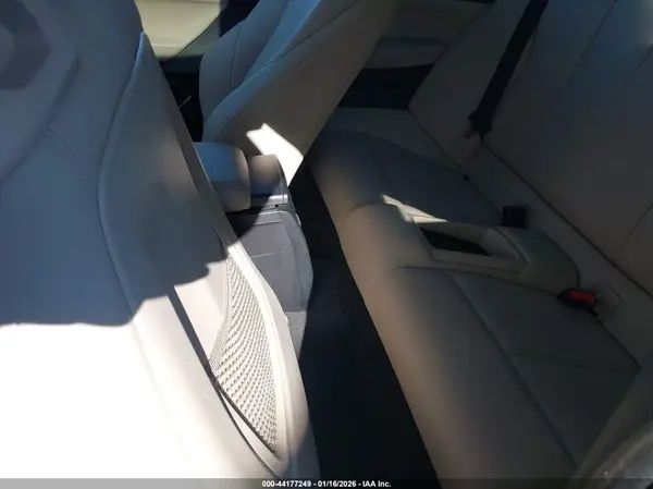 WBA2G3C37HV986666 2017 BMW 2ER - Image 8