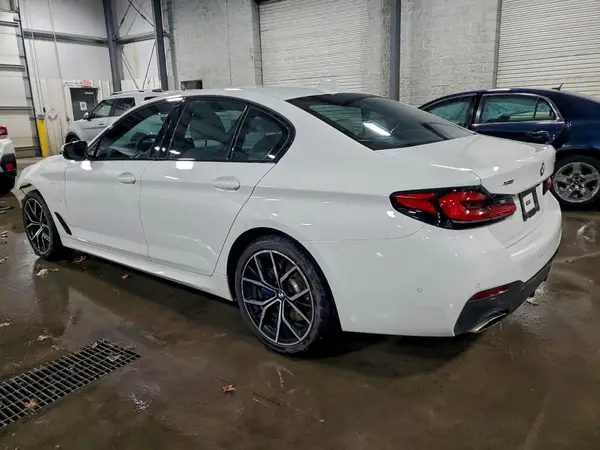 WBA33AG01MCH32447 2021 BMW 5ER - Image 2