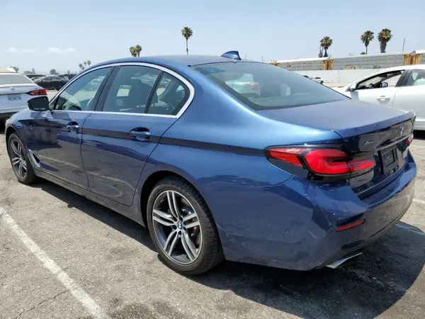 WBA33AG06MCF39498 2021 BMW 5ER - Image 2