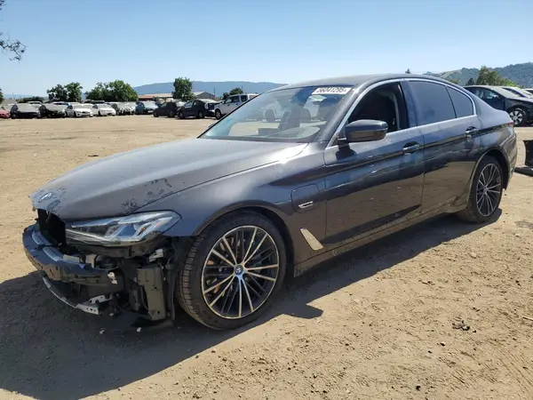 WBA33AG08NCH70842 2022 BMW 5ER - Image 1