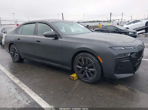WBA33EJ01SCV16253 2025 BMW 7ER - Image 1