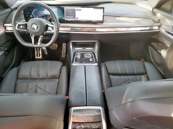 WBA33EJ02RCS57864 2024 BMW 7ER - Image 8