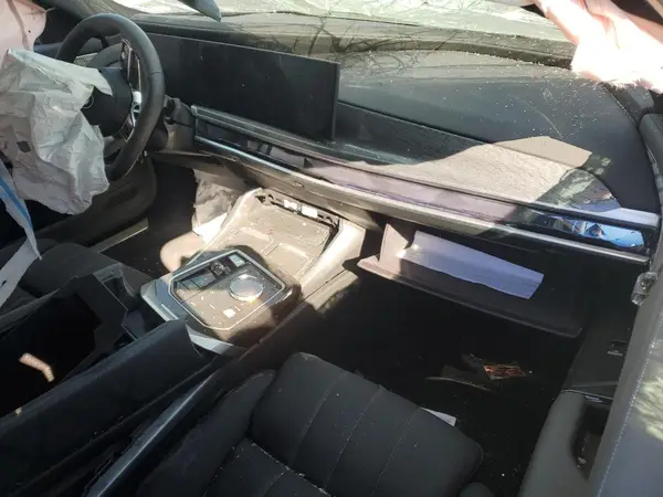 WBA33EJ05RCR10428 2024 BMW 7ER - Image 8