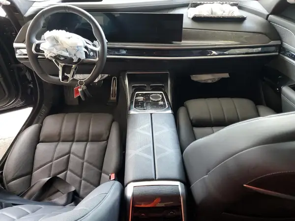 WBA33EJ05SCU78817 2025 BMW 7ER - Image 8