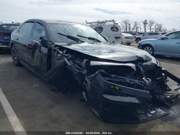 WBA33EJ07RCR15937 2024 BMW 7ER - Image 1