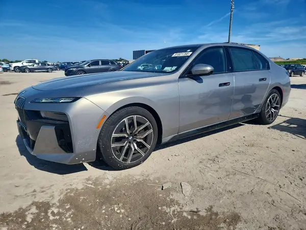 WBA33EJ09SCU62653 2025 BMW 7ER - Image 1