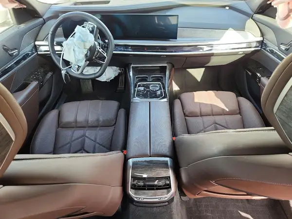 WBA33EJ0XSCV32435 2025 BMW 7ER - Image 8