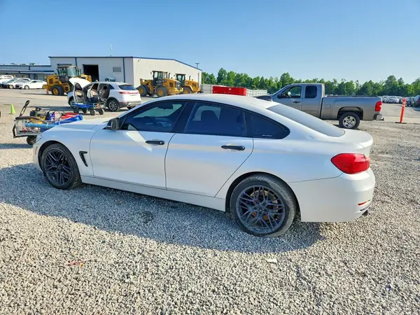 WBA4E5C35HG810763 2017 BMW 4ER - Image 2
