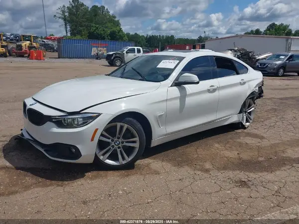 WBA4J1C08LCD73998 2020 BMW 4ER - Image 2