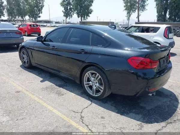 2018 BMW 4 Series IAAI lot 42595136 auction photo 3