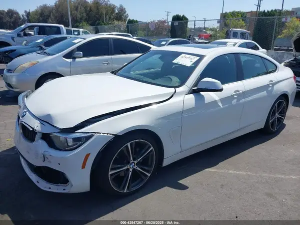 WBA4J1C54JBA30085 2018 BMW 4ER - Image 2