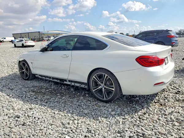 WBA4W3C58JAE99621 2018 BMW 4ER - Image 2