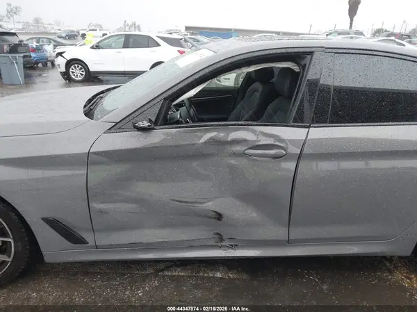 2021 BMW 5 Series auction photo 6
