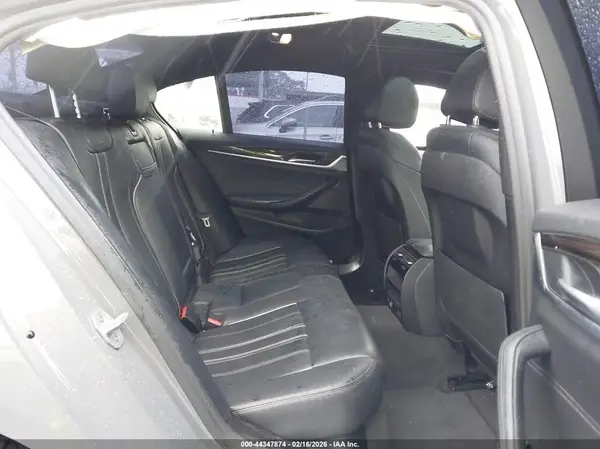 2021 BMW 5 Series auction photo 8