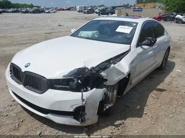 WBA53BH00MCG14421 2021 BMW 5ER - Image 2