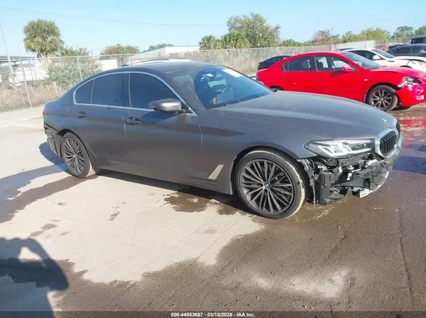 WBA53BH01MCF56321 2021 BMW 5ER - Image 1