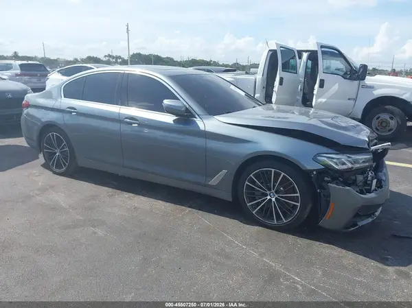 WBA53BH01NWX46391 2022 BMW 5ER - Image 1