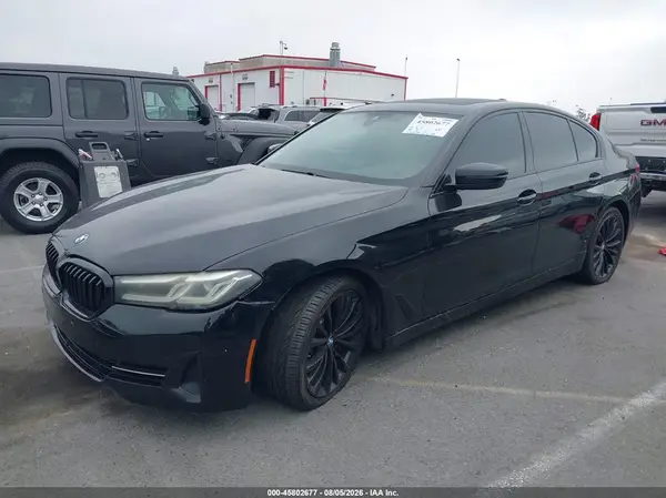 WBA53BH06MCF73762 2021 BMW 5ER - Image 2