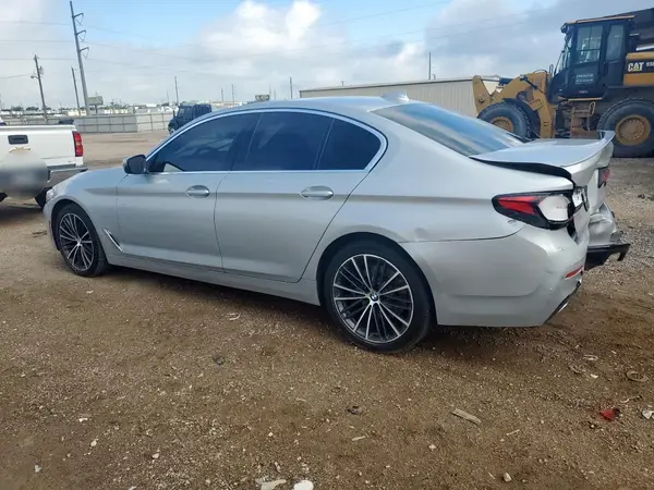 WBA53BH09MCF31375 2021 BMW 5ER - Image 2