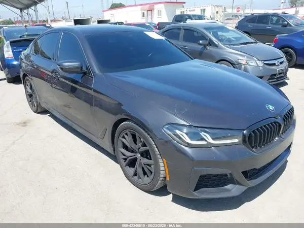 WBA53BH09NWX79252 2022 BMW 5ER - Image 1