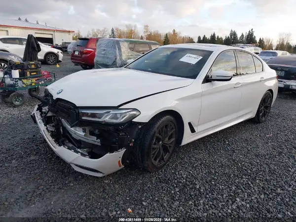 WBA53BJ00MCF06780 2021 BMW 5ER - Image 2