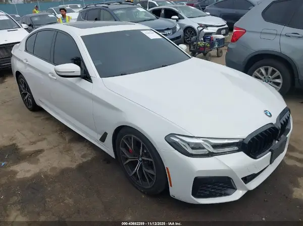 WBA53BJ00MCF56384 2021 BMW 5ER - Image 1