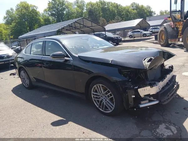 WBA53FJ06RCS33758 2024 BMW 5ER - Image 1