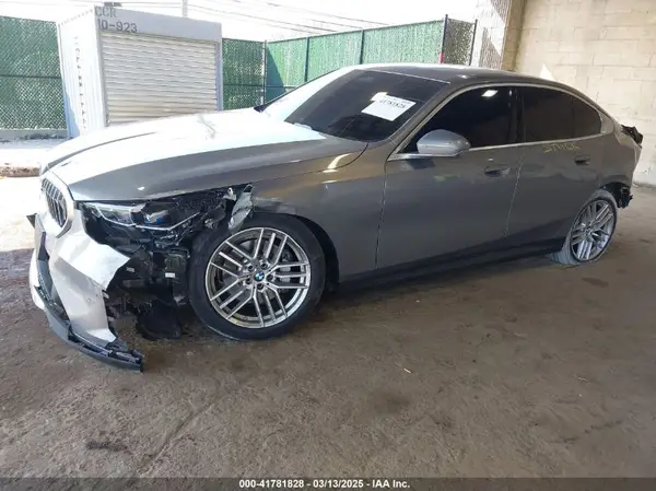 WBA53FJ09RCS08708 2024 BMW 5ER - Image 2