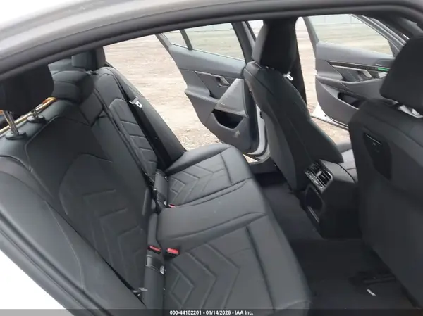 2025 BMW 5 Series auction photo 8