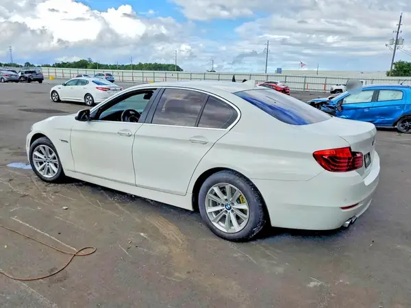 WBA5A5C50GG349018 2016 BMW 5ER - Image 2