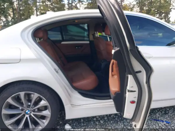 WBA5A5C56GG350674 2016 BMW 5ER - Image 8