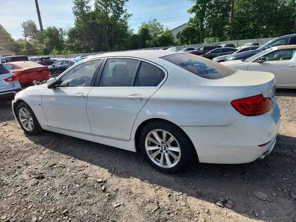 WBA5A7C52GG149947 2016 BMW 5ER - Image 2