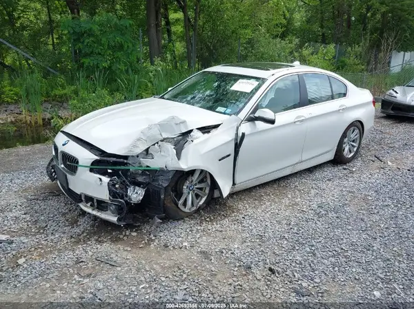WBA5A7C52GG643466 2016 BMW 5ER - Image 2