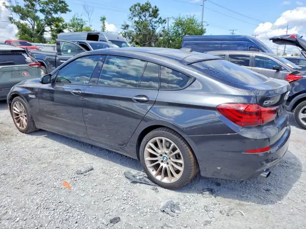WBA5M2C32HG499346 2017 BMW 5ER - Image 2