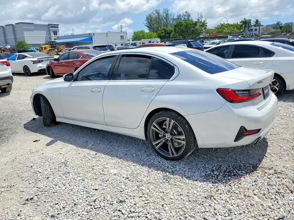 WBA5R1C50KAK11945 2019 BMW 3ER - Image 2