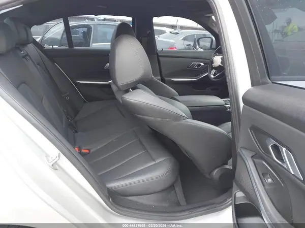 WBA5R1C51KAK10352 2019 BMW 3ER - Image 8