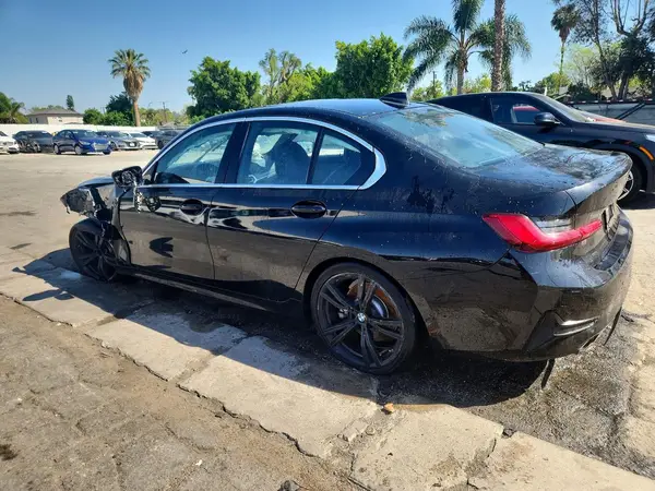 WBA5R1C52KAK09162 2019 BMW 3ER - Image 2