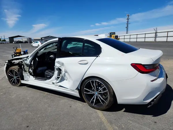 WBA5R1C54KAK06621 2019 BMW 3ER - Image 2