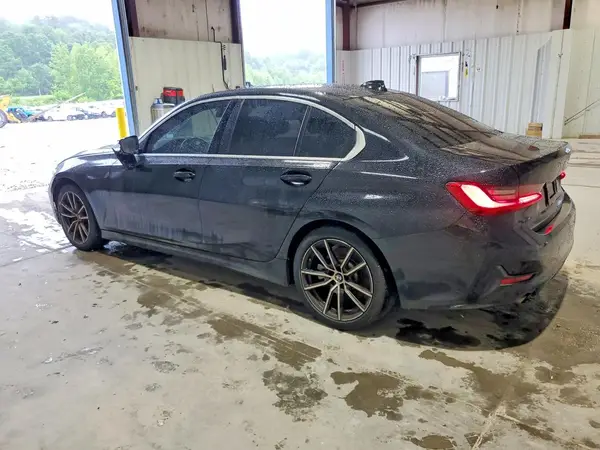 WBA5R1C54KAK11334 2019 BMW 3ER - Image 2