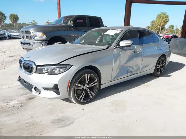 WBA5R1C54KAK11642 2019 BMW 3ER - Image 2