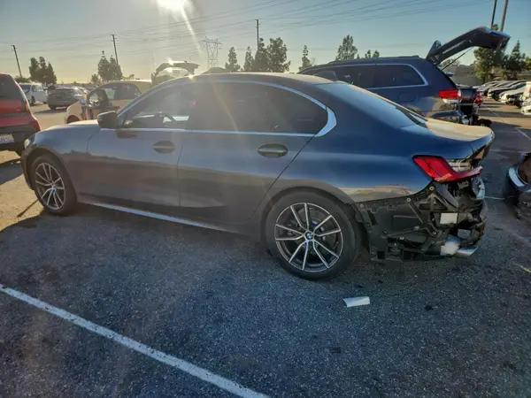 WBA5R1C54KFH29997 2019 BMW 3ER - Image 2