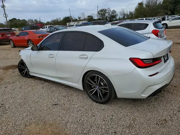 WBA5R1C55KAK07910 2019 BMW 3ER - Image 2