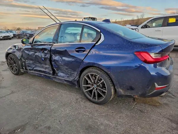 WBA5R1C55KAK08894 2019 BMW 3ER - Image 2