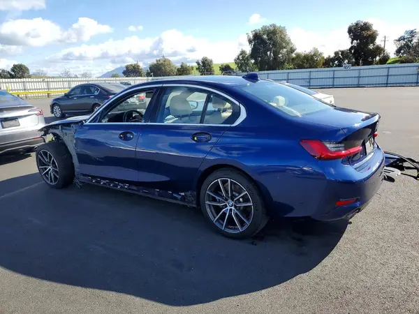 WBA5R1C55KAK08992 2019 BMW 3ER - Image 2