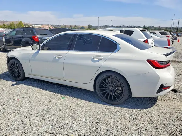 WBA5R1C55KAK09348 2019 BMW 3ER - Image 2