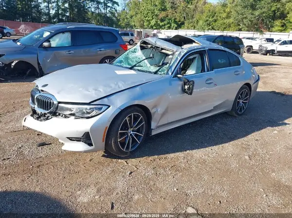 WBA5R1C56KAE82009 2019 BMW 3ER - Image 2