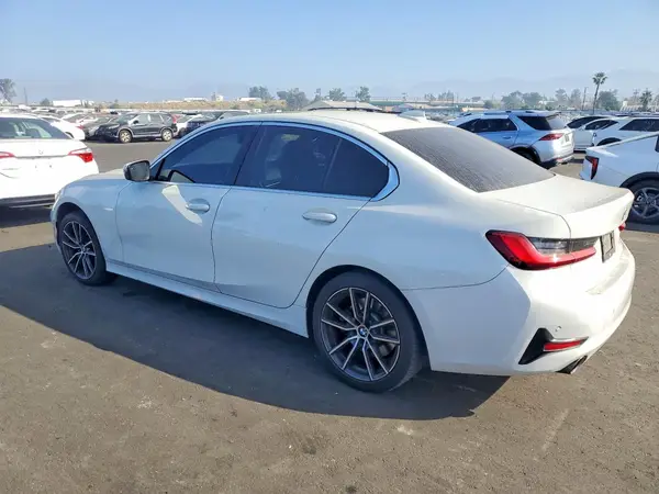 WBA5R1C56KAK08130 2019 BMW 3ER - Image 2